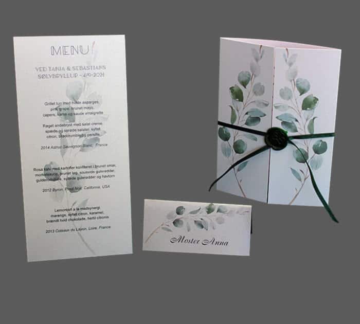 Invitationskort, menukort og bordkort med eucalyptus til sølvbryllup