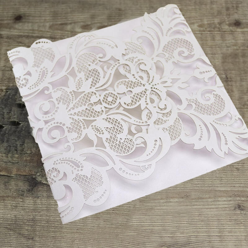 Omslagskort med udskårede flapper - hvid